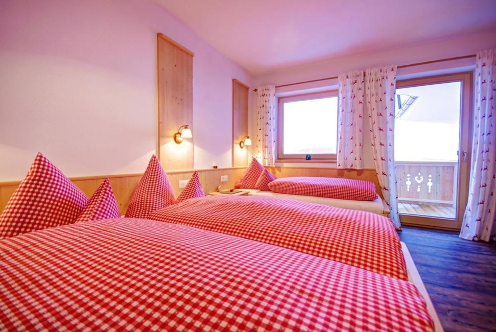 Landhaus Alpenjaeger Hainzenberg Habitación foto