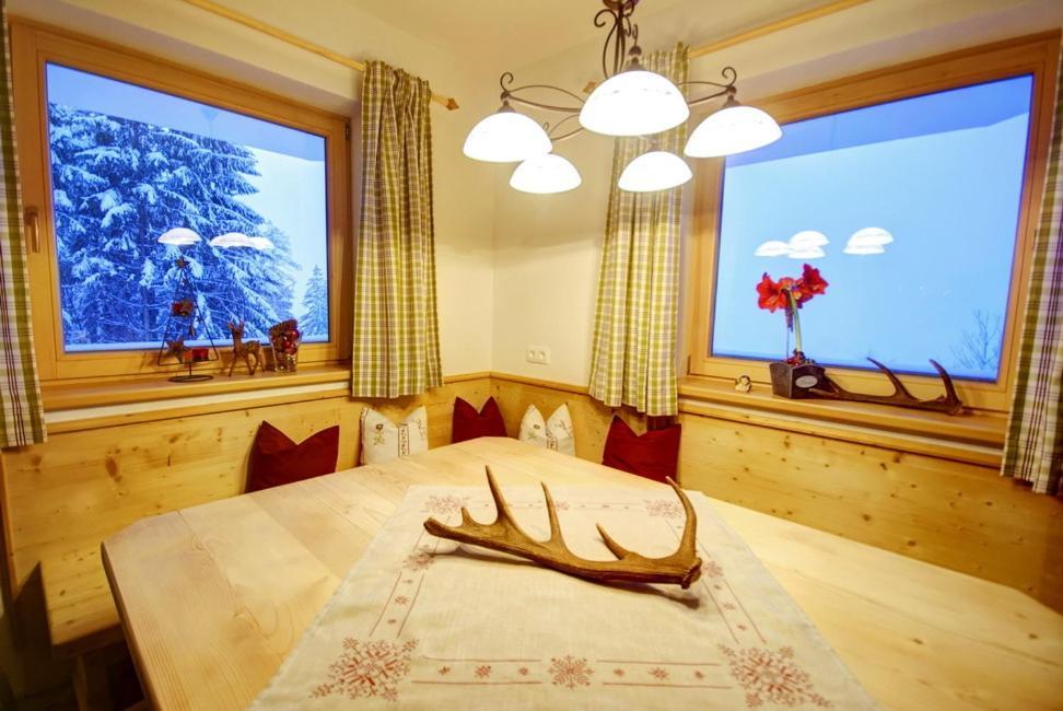 Landhaus Alpenjaeger Hainzenberg Habitación foto